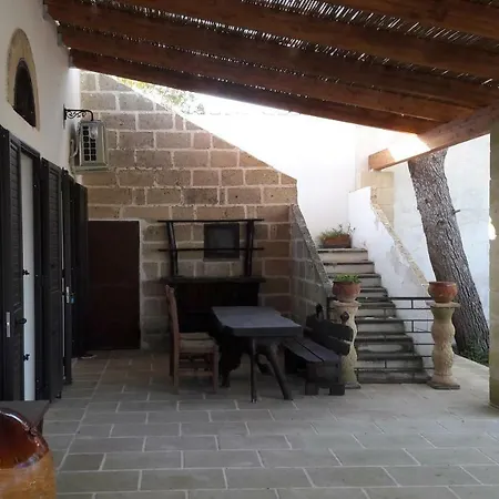 Carlotta Apartment